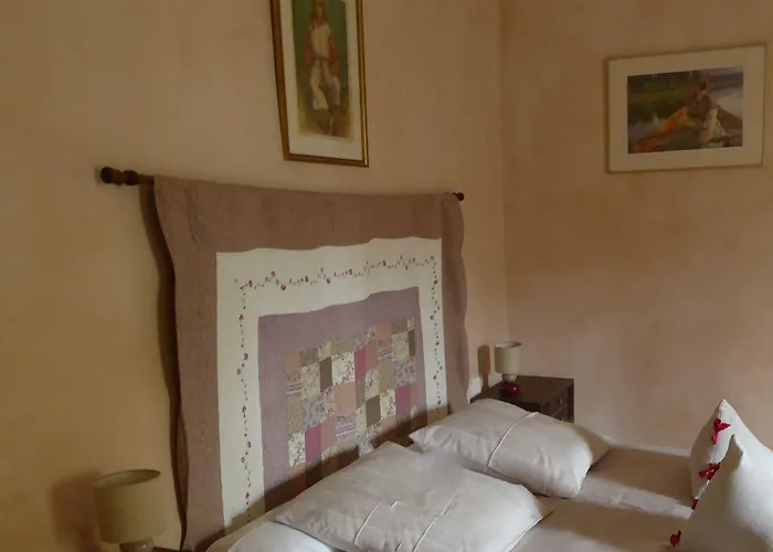 Des Sages 3* Aubussargues